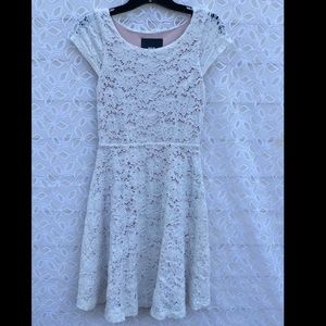 Anthropologie • Maeve Lace Dress
